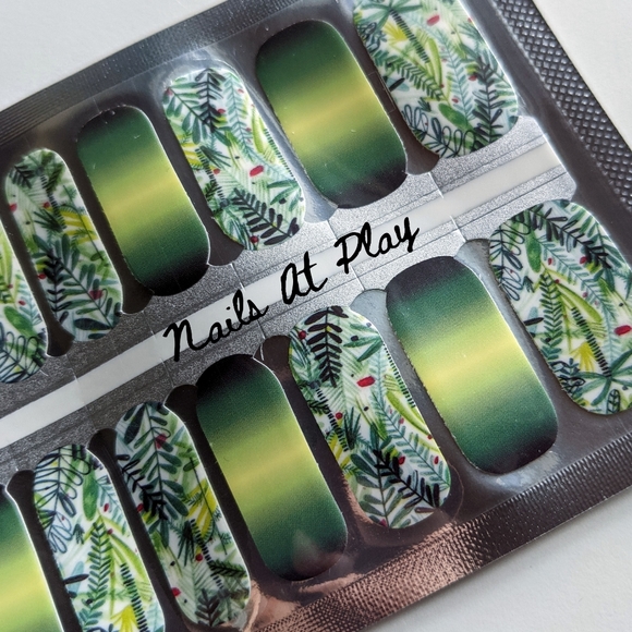 5 for $15 Nail Wraps- Botanical Green Fade - Picture 1 of 3